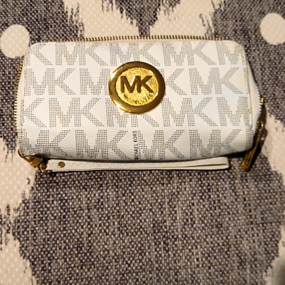 Michael korse wallet